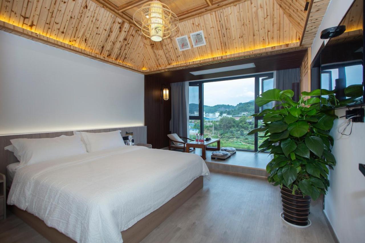 Heaven'S Gate Home Stay --Free Pick Up Service--Panoramic View Of Tianmen Mountain Чжанцзяцзе Экстерьер фото